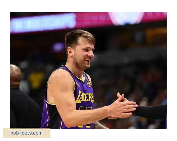 詹姆斯成湖人唯一支柱东契奇里夫斯伤退媒体坚信灭霸再现